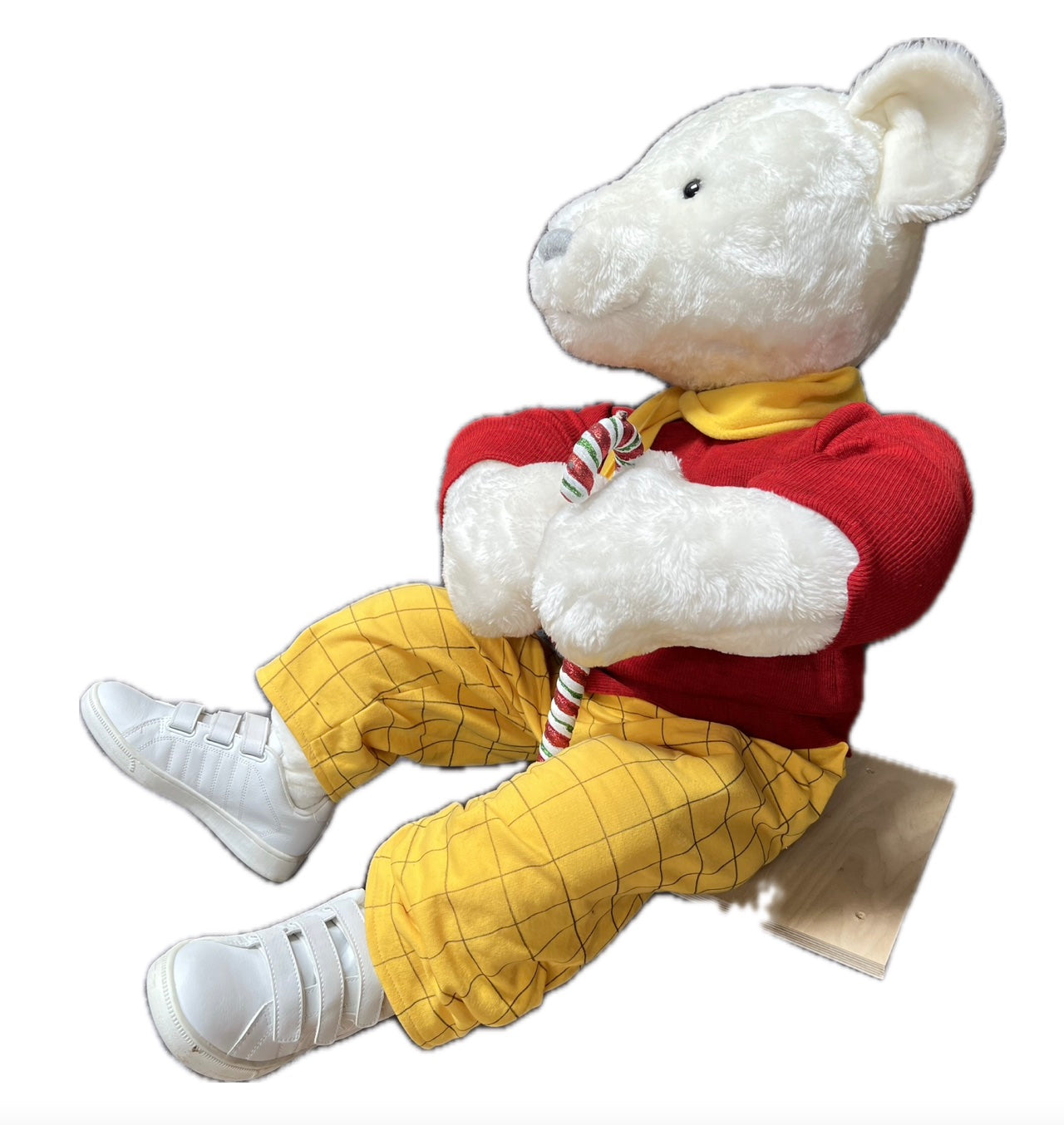 Eisbär 100 cm mit rotem Pulli und gelber Hose