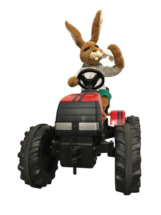 Hase auf Trecker