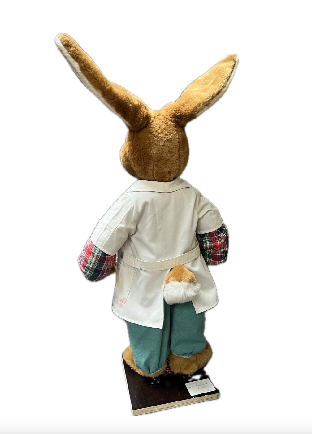 Hase / Malerhase sammelt Eier für die Bemalung